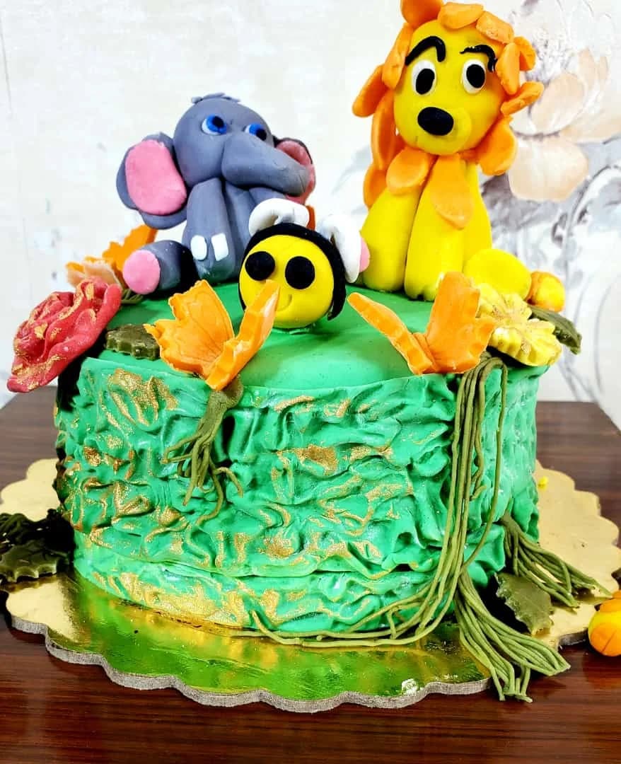 Sugar Craft Rolled Fondant Cakes course image 5
