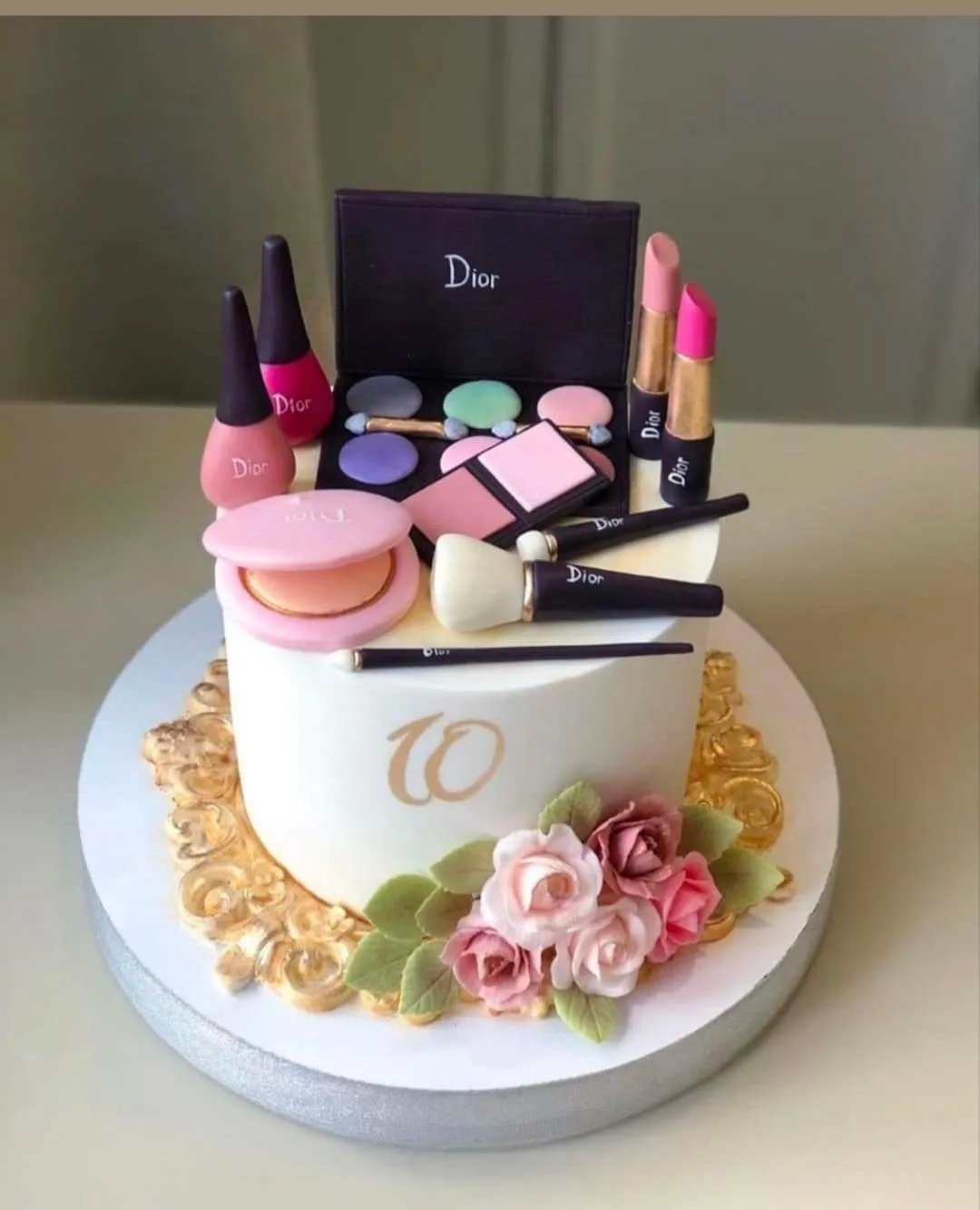 Sugar Craft Rolled Fondant Cakes course image 2