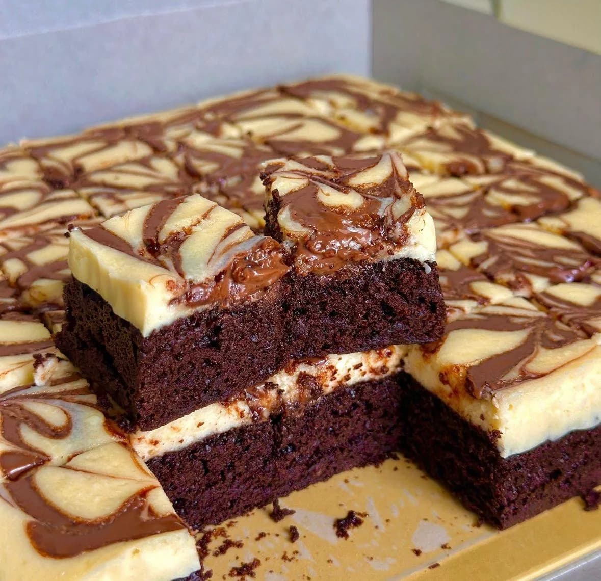 Eggless Brownies, Crownies, Brookies & Blondies course image 3
