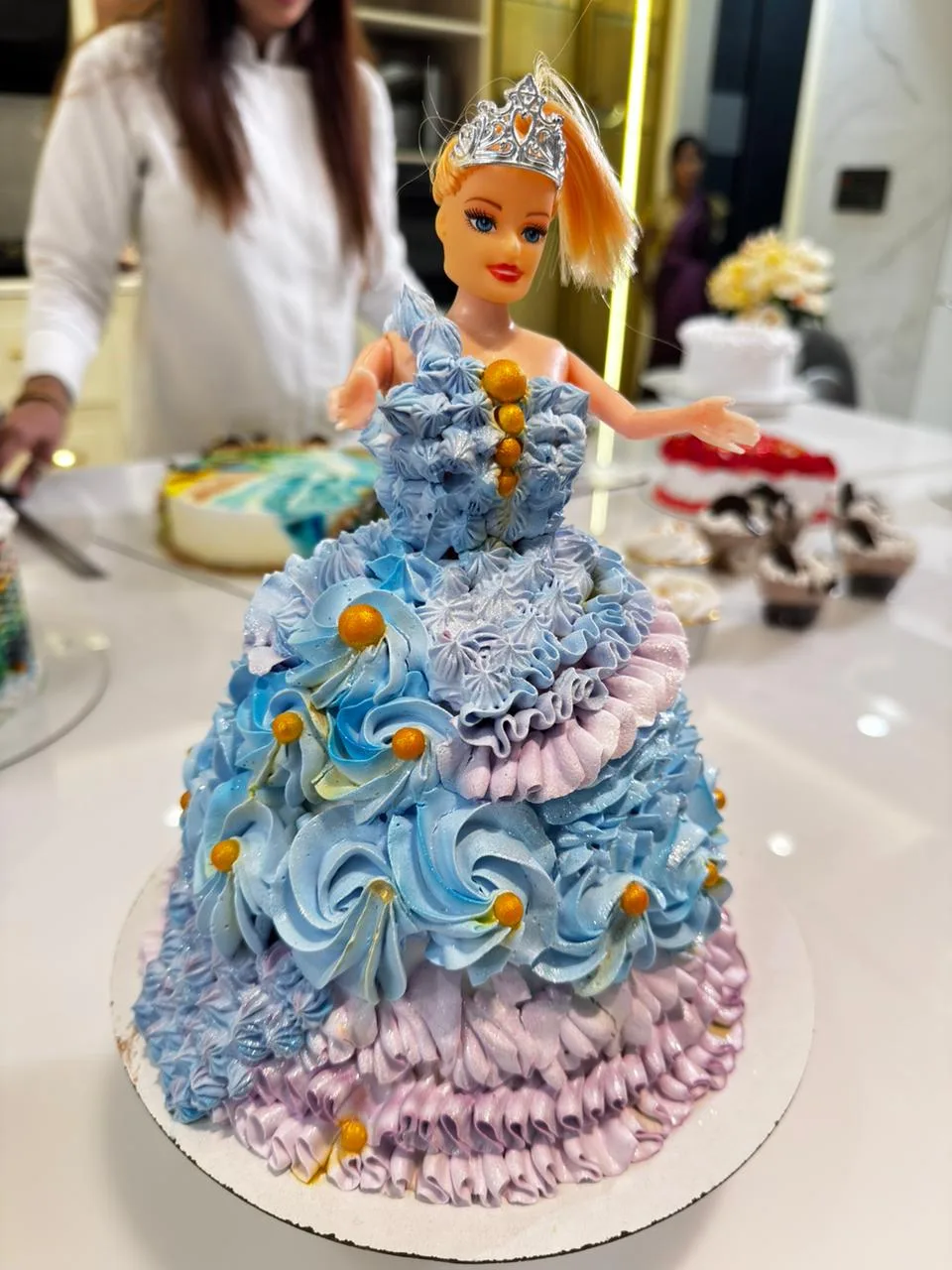 Professional Cake Baking Master Class course image 3